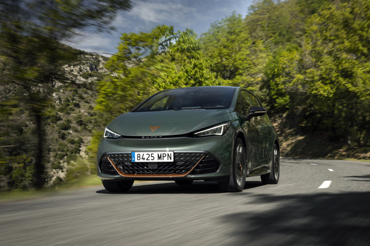 Cupra Born: Das E-Auto kannst du gebraucht günstiger kaufen.