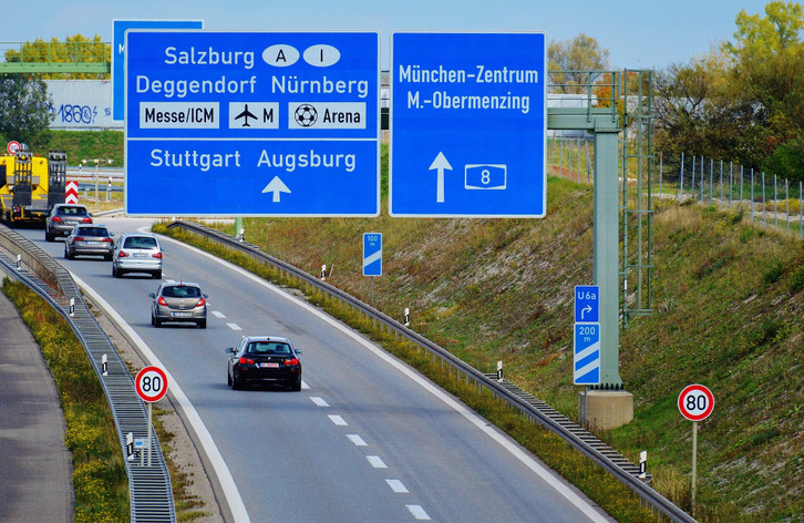 Ein gutes Argument für ein Tempolimit sind die direkten Einsparungen and Sprit und Geld.