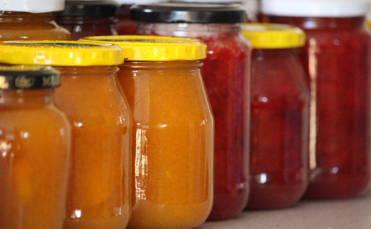 Eingekocht hält sich Mango-Chutney mehrere Monate.