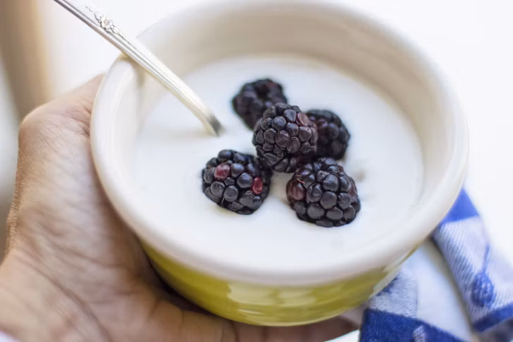 Zusätze wie Vitamine und Mineralstoffe dürfen in Milchprodukten stecken. Die neue Milchproduktqualitätsverordnung legt aber gesetzliche Vorraussetzungen dafür genau fest.