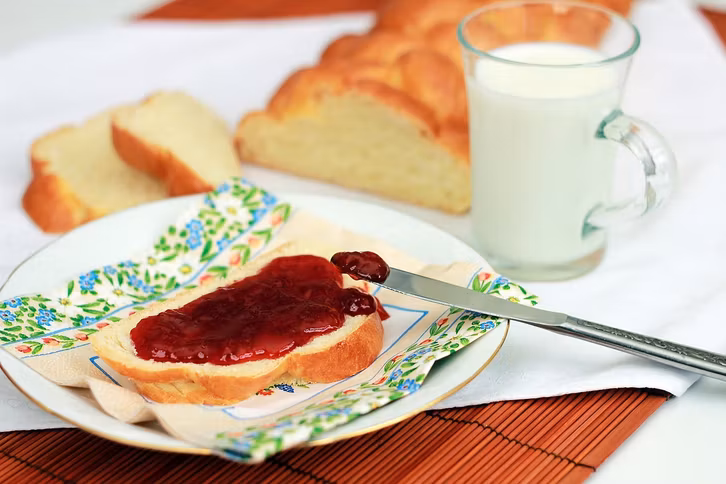mit-selbst-gekochter-marmelade-kannst-du-die-arome-cc0-pixabay-adamkontor-230705_download Mit selbst gekochter Marmelade kannst du die Aromen des Sommers immer genießen.