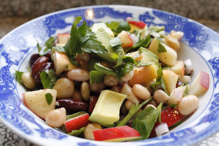bohnensalate-machen-satt-und-liefern-viel-gesundes-cc0--pixabay--ischaap-250701_download Bohnensalate machen satt und liefern viel gesundes Eiweiß.
