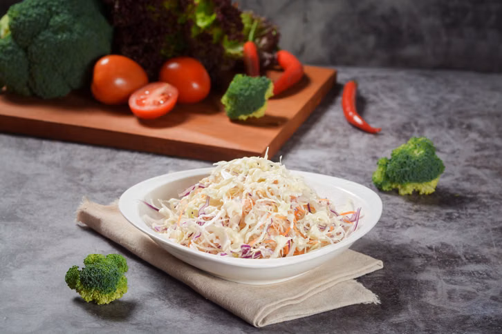 krautsalat-kannst-du-gut-mit-karotten-oder-selleri-cc0--pixabay--phuonghoangthuy-250701_download Krautsalat kannst du gut mit Karotten oder Sellerie kombinieren.