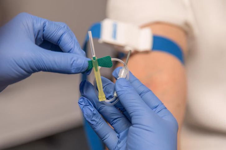 Bist du über 18, darfst du theoretisch Plasma spenden.