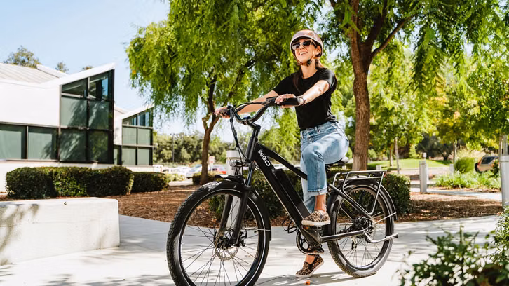 jeden-tag-ebike-bei-hitze_happy_kbo-bike-TWhMC6KO_4Y-unsplash