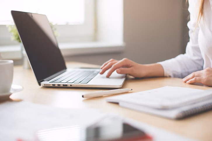 wenn-dein-laptop-eine-schlechte-kamera-hat-kann-d-cc0--pixabay--hamonazaryan1-251129_download Wenn dein Laptop eine schlechte Kamera hat, kann dein altes Smartphone vielleicht helfen.