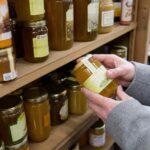 60 Millions de consommateurs a passé 20 miels au crible : une seule marque sans sucre ajouté