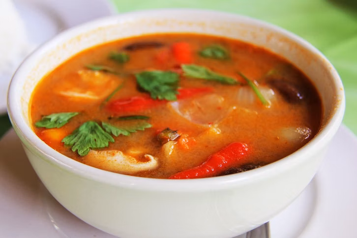 kokosmilch-ist-eine-wichtige-zutat-fuer-asiatische-cc0-pixabay-sharonang-210104_download Kokosmilch ist eine wichtige Zutat für asiatische Gerichte.