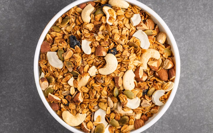 241115-jeden-tag-nuesse-essen-cc0-us-abhishek-hajare Schale mit Müsli et Nüssen