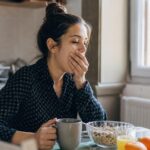 Cette erreur du matin que font 7 Français sur 10 fatigue le cœur avant midi : les cardiologues alertent