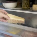 Le fromage se conserve deux fois plus longtemps à cet endroit précis du frigo