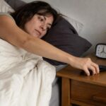 Les personnes qui coupent encore leur téléphone la nuit partagent cette qualité rare selon les psychologues