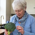 Après 70 ans un seul légume suffit pour protéger les os : les rhumatologues le nomment