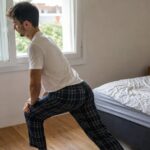 Le geste que tous les kinés font en sortant du lit et que personne ne copie