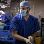 Un chirurgien de l’hôpital public dévoile ce qu’il touche pour une opération de nuit